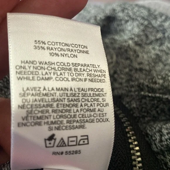 🎁Express Charcoal Knit Sweater - Picture 4 of 4